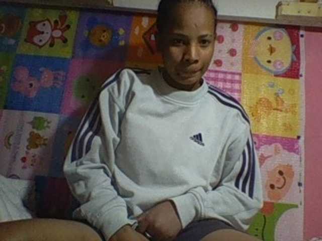 LezleyWood from BongaCams