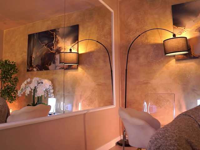 MaddieBryggs's BongaCams show and profile