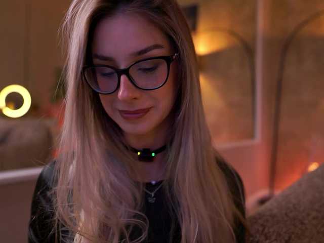 MaddieBryggs's BongaCams show and profile