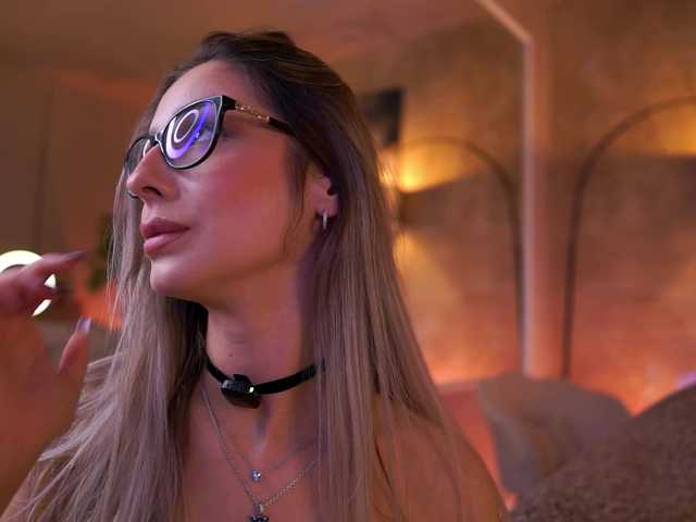 MaddieBryggs's BongaCams show and profile