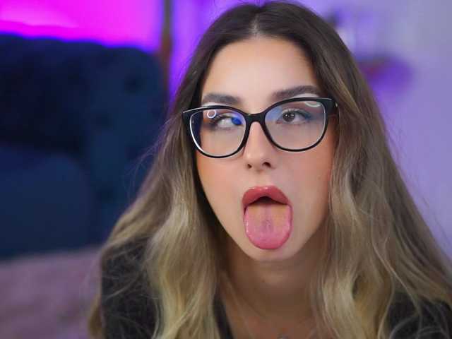  MaddieBryggs chat room