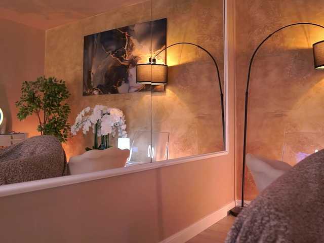 MaddieBryggs's BongaCams show and profile