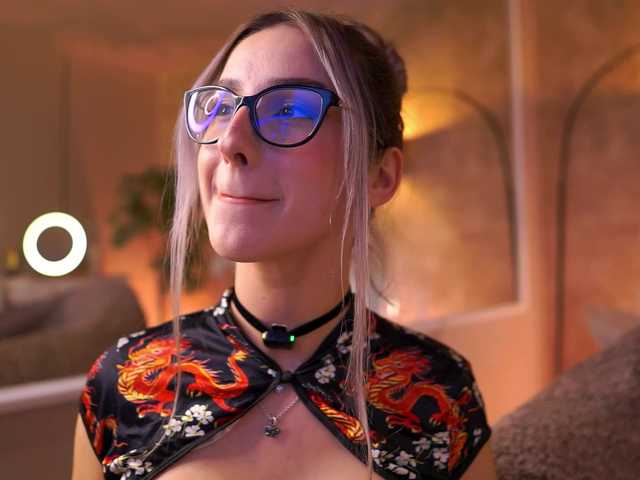 MaddieBryggs's BongaCams show and profile