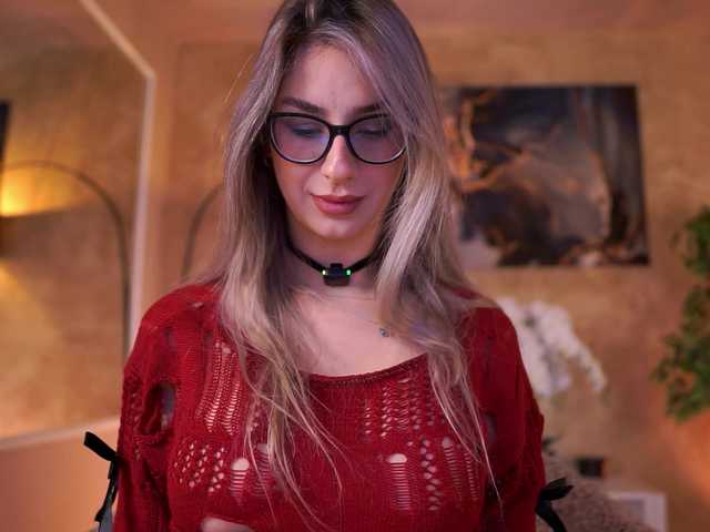 MaddieBryggs's BongaCams show and profile