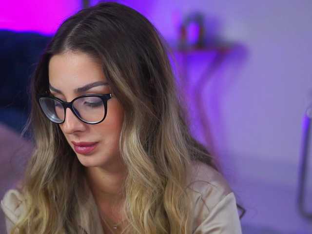 MaddieBryggs from BongaCams