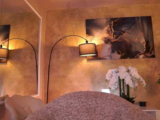 MaddieBryggs's BongaCams show and profile