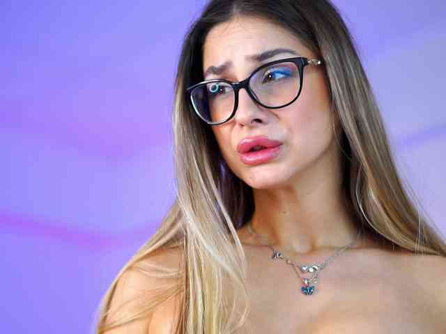 maddiebryggs bongacams