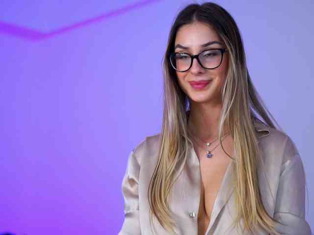 maddiebryggs bongacams