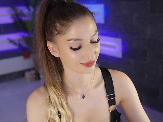 SexyCelline's BongaCams show and profile