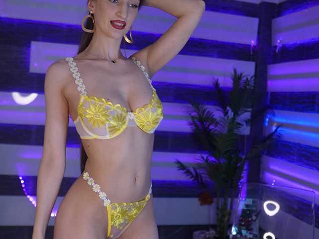 SexyCelline's BongaCams show and profile