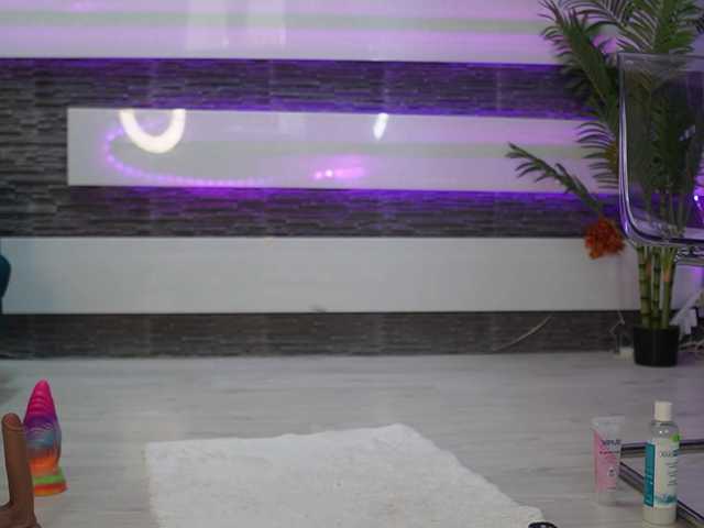 SexyCelline's BongaCams show and profile