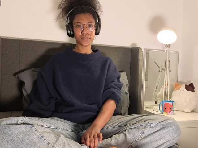 CarolineS's BongaCams show and profile