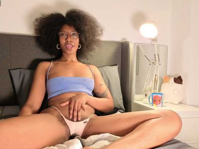 CarolineS's BongaCams show and profile