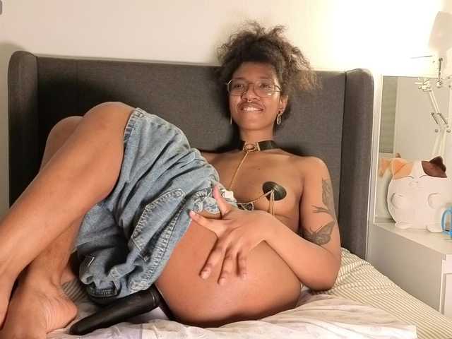 CarolineS's BongaCams show and profile