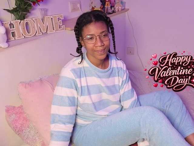 CarolineS — moment naked Latina girl @total tokens Earned @sofar Hey im Caroline a #shy girl but #naughty TIP MENU AND PVT OPEN :) Mi favorite vibes 2540111222 Tip and make me wet