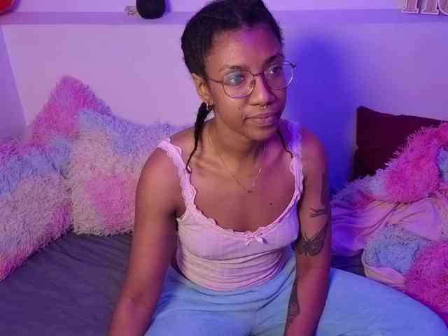 CarolineS Live Webcam on BongaCams