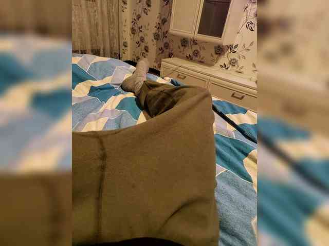Serrzha121 Live Webcam on BongaCams