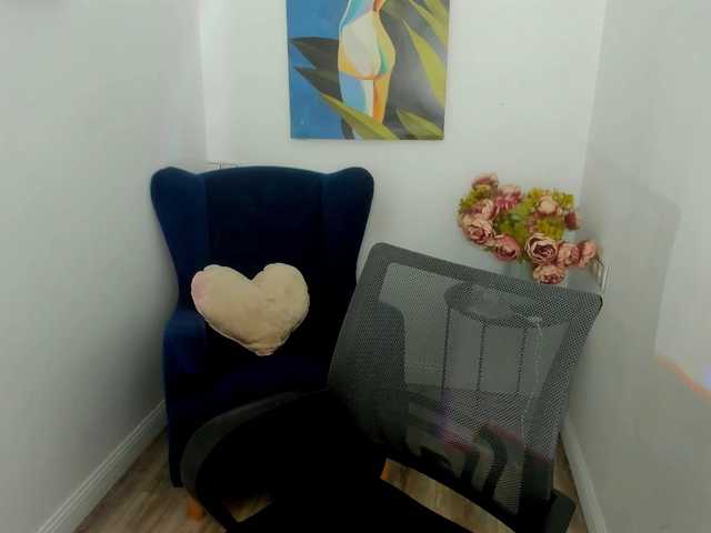 MakeYouHappy's BongaCams show and profile