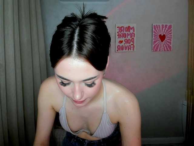 MakeYouHappy's BongaCams show and profile