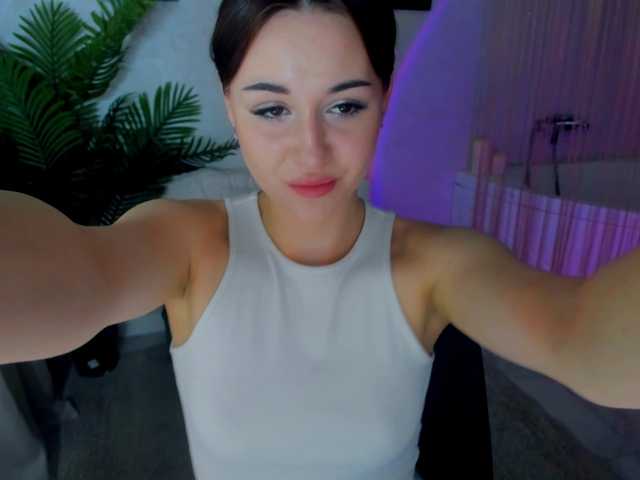 MakeYouHappy's BongaCams show and profile