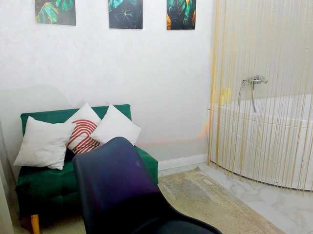 MakeYouHappy's BongaCams show and profile