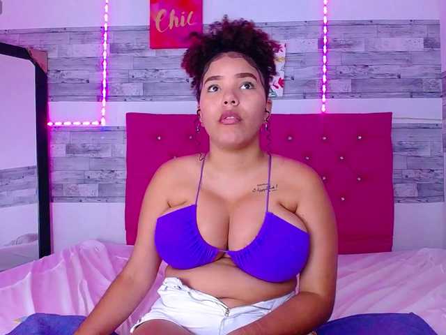 Bignaturalboobs's BongaCams show and profile