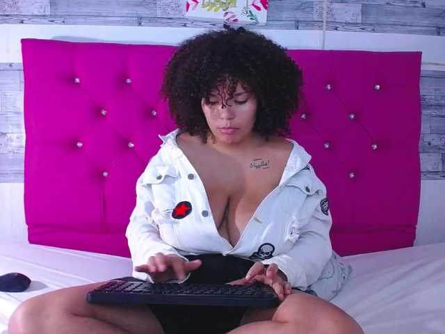 Bignaturalboobs's BongaCams show and profile