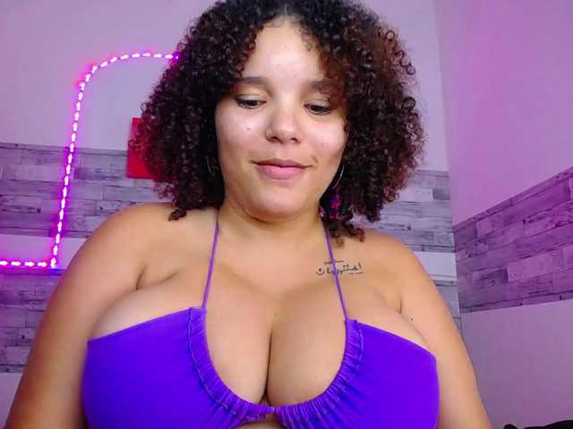 Bignaturalboobs's BongaCams show and profile