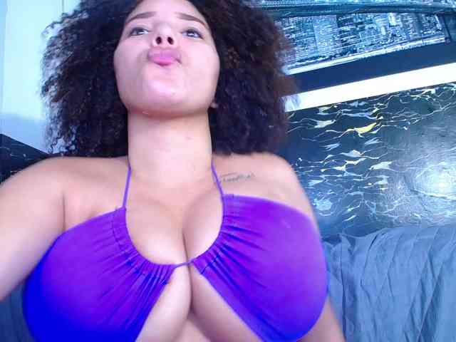 Bignaturalboobs webcam