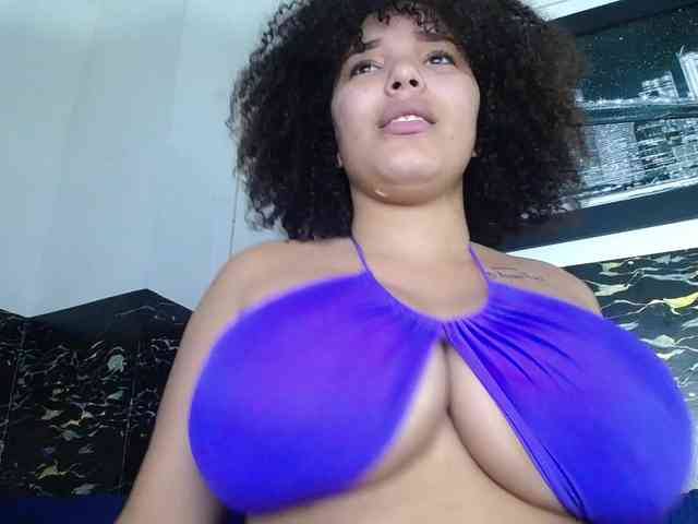 Bignaturalboobs webcam