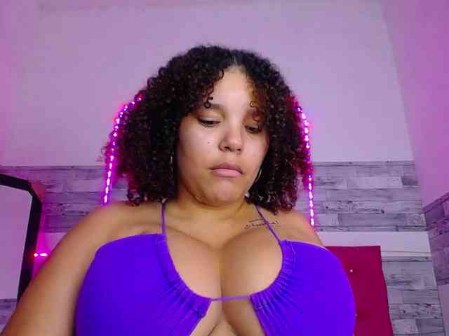 Bignaturalboobs webcam