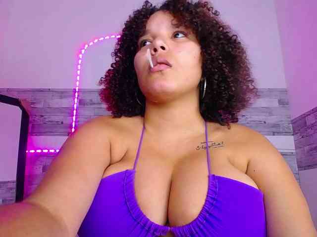 Bignaturalboobs webcam