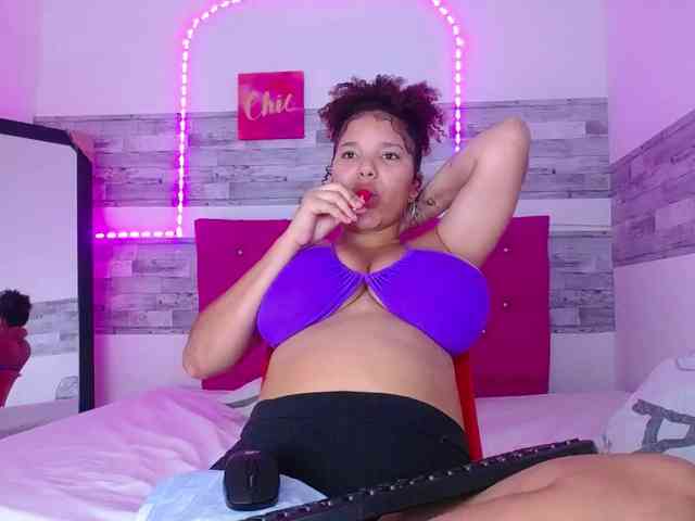 Bignaturalboobs webcam