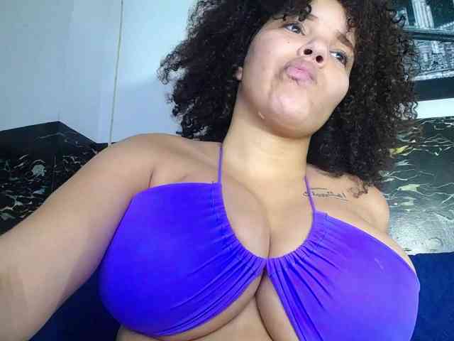 Bignaturalboobs webcam