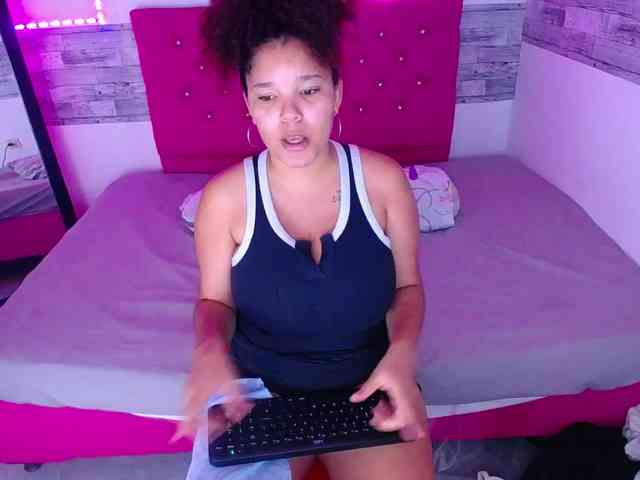 Bignaturalboobs webcam