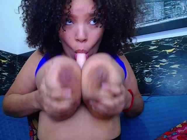 Bignaturalboobs webcam