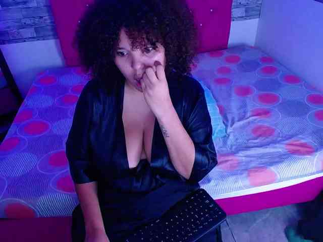 Bignaturalboobs webcam