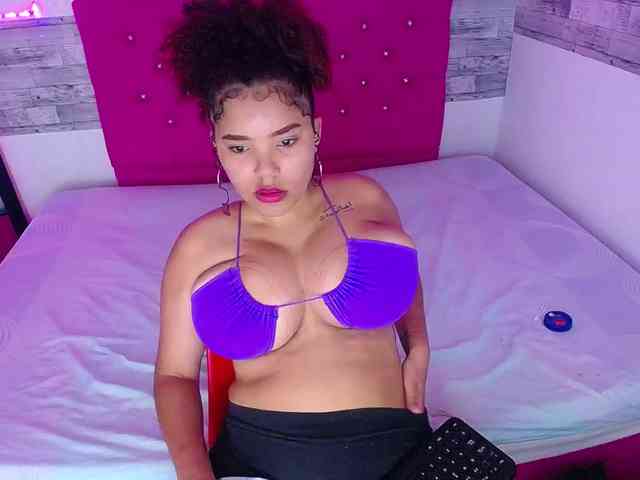 Bignaturalboobs webcam