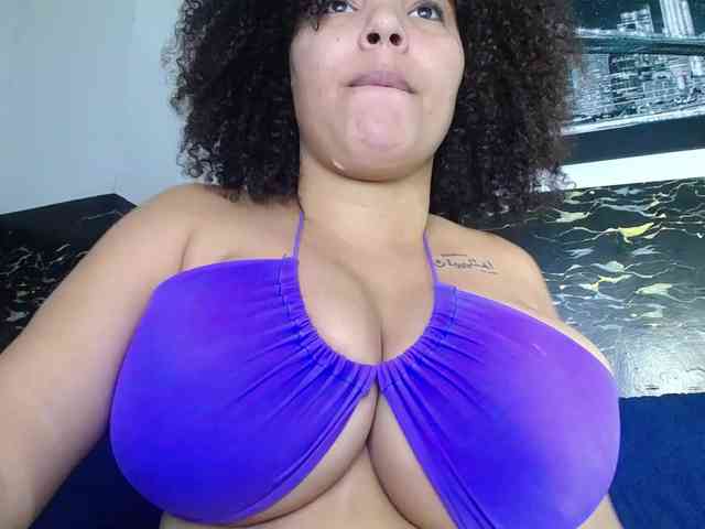 Bignaturalboobs webcam