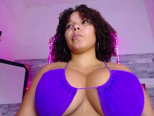 Bignaturalboobs webcam