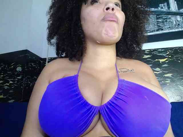 Bignaturalboobs webcam