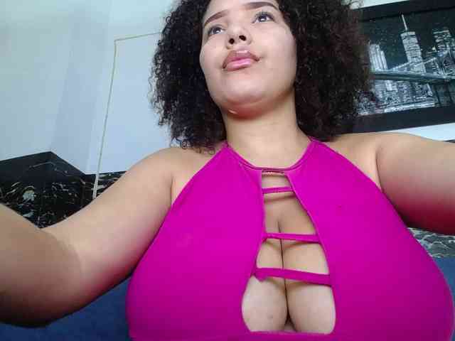 Bignaturalboobs webcam