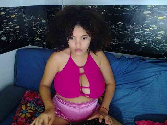 Bignaturalboobs webcam