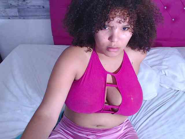 Bignaturalboobs webcam