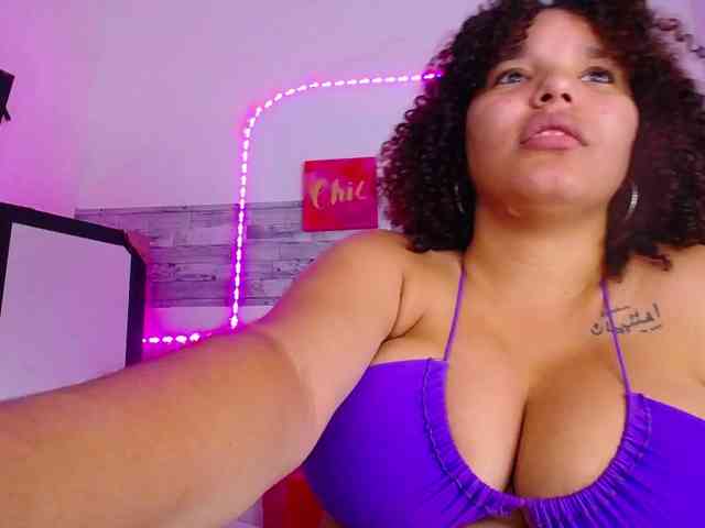 Bignaturalboobs webcam