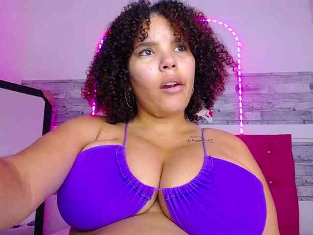Bignaturalboobs webcam