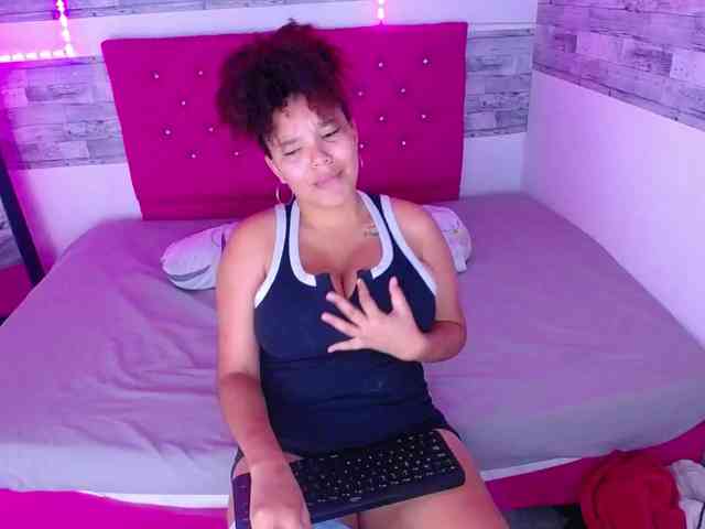 Bignaturalboobs webcam