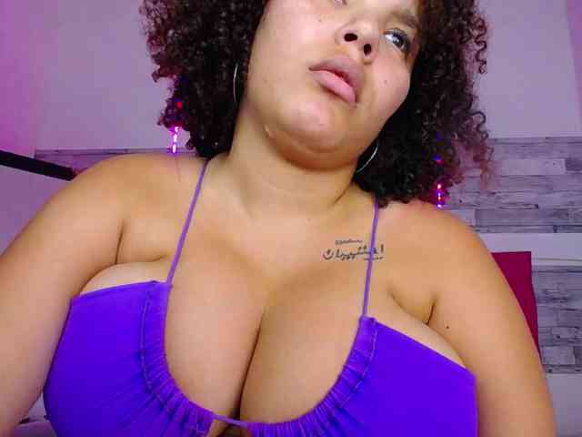 Bignaturalboobs webcam