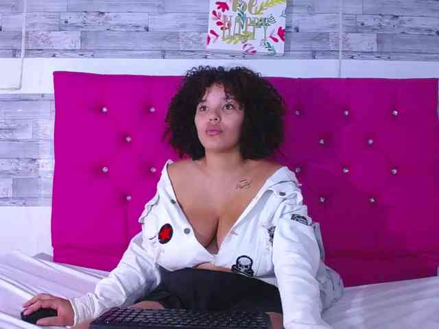 Bignaturalboobs webcam