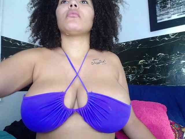 Bignaturalboobs webcam